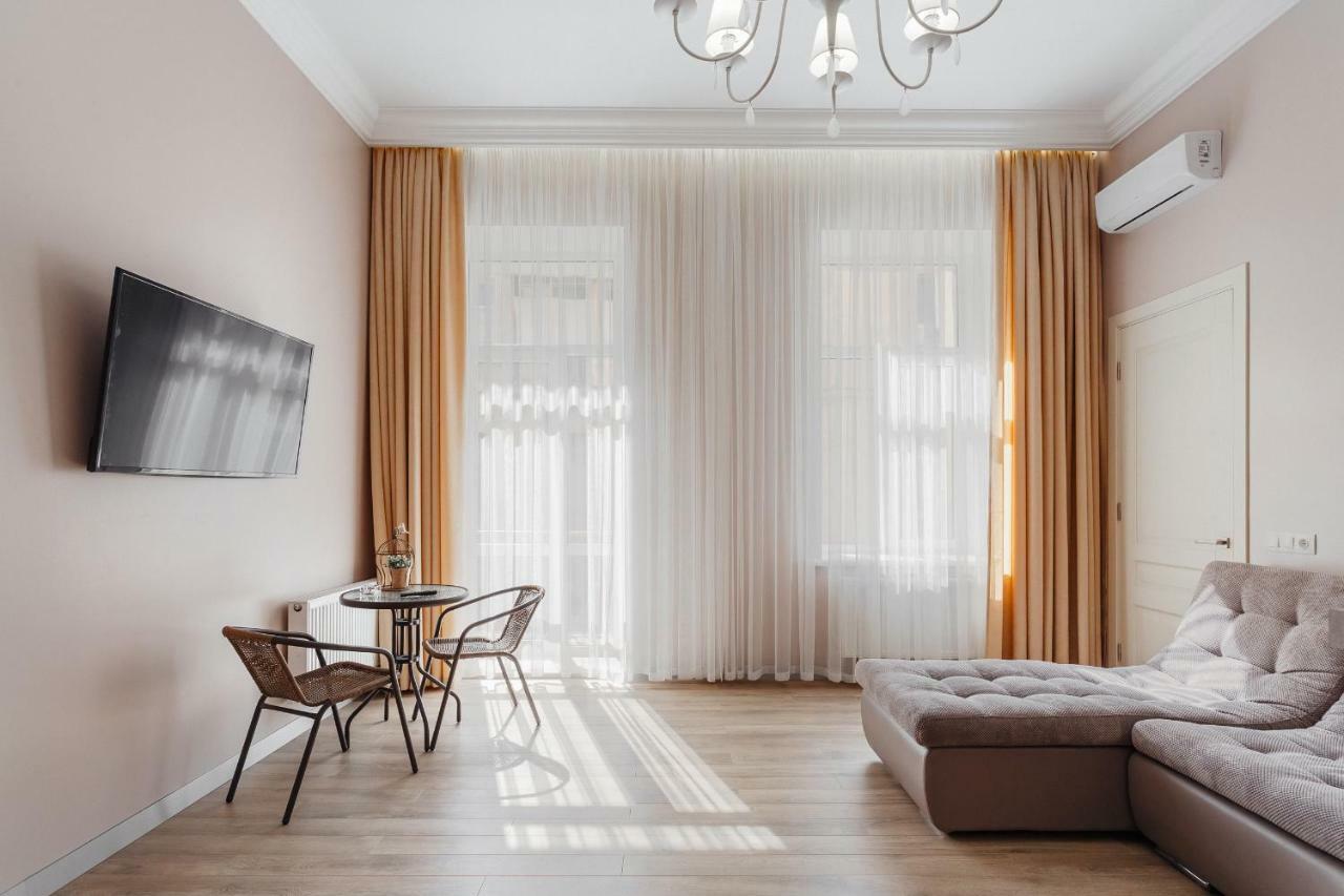 Central Barkar Apartments Odesa Exterior photo