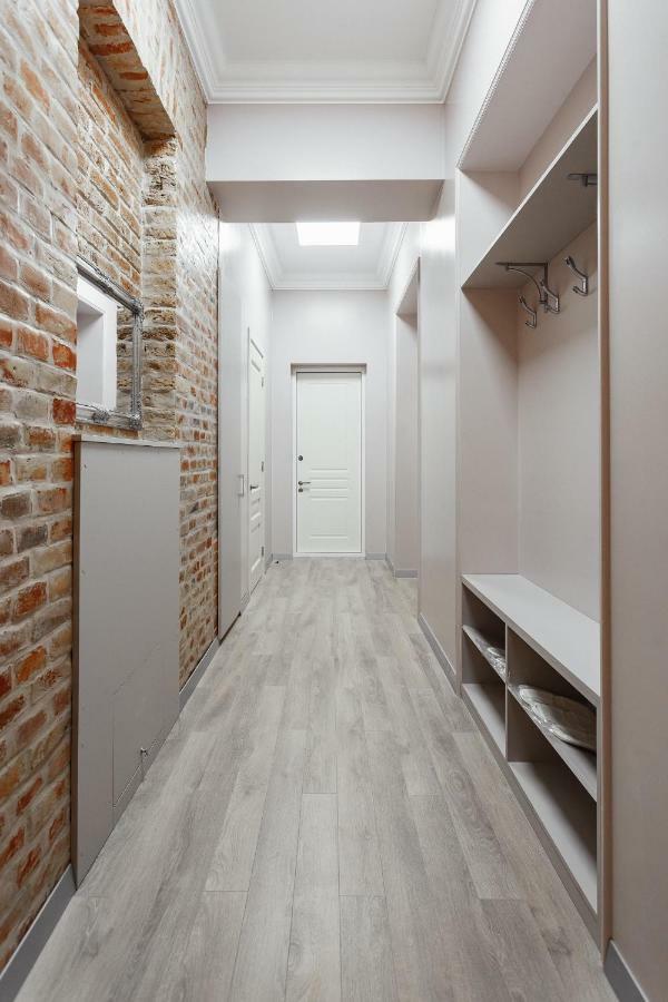 Central Barkar Apartments Odesa Exterior photo