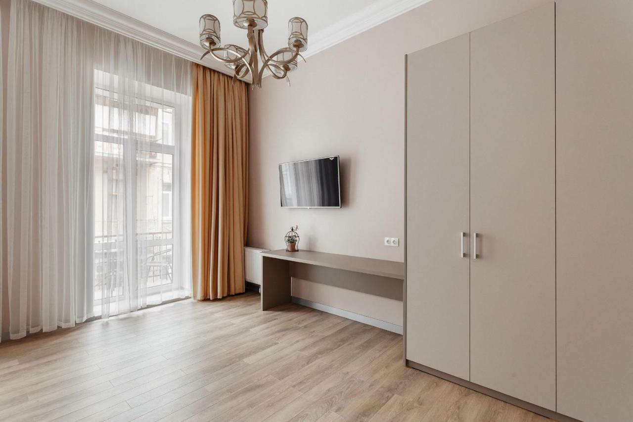 Central Barkar Apartments Odesa Exterior photo